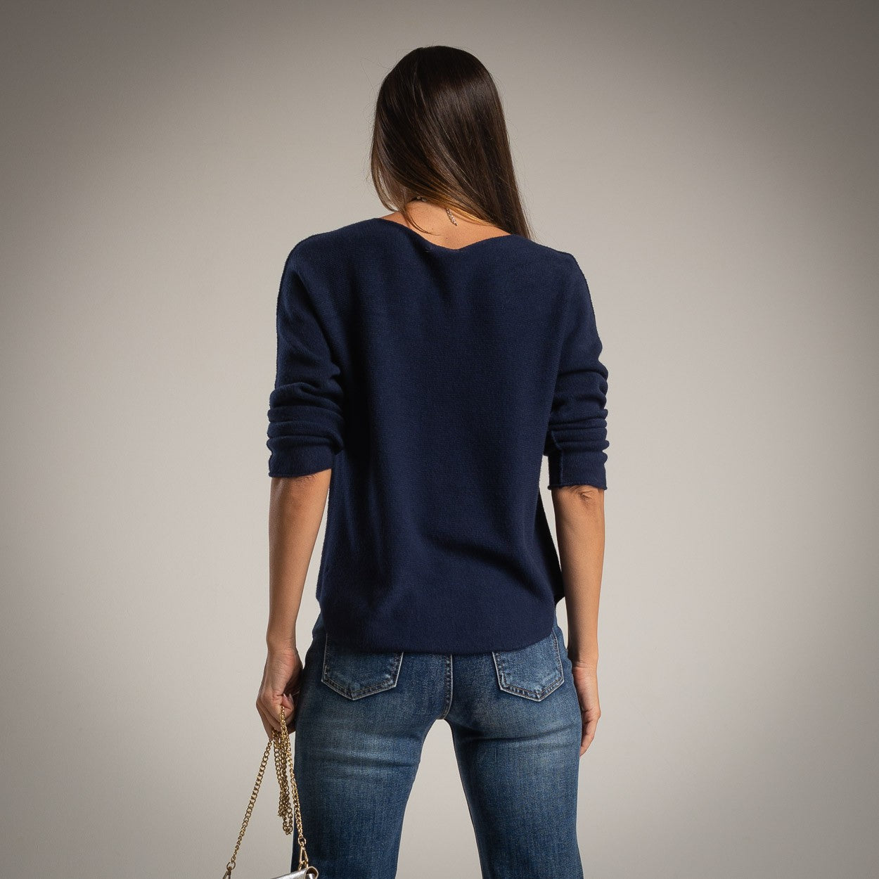 V-Neck Pullover – Soft Touch