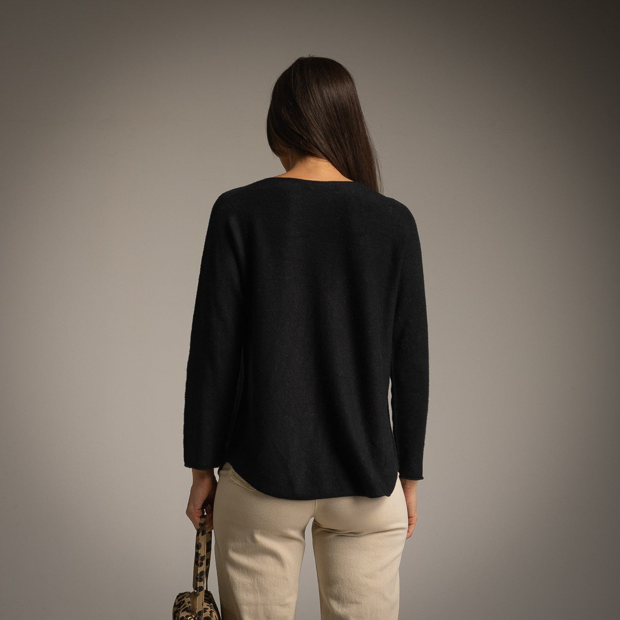 V-Neck Pullover – Soft Touch