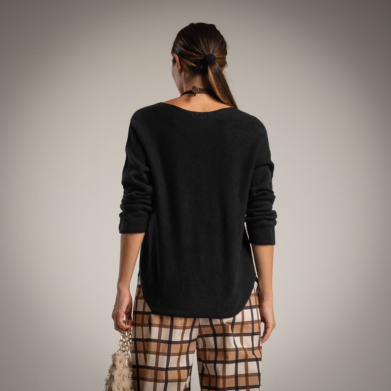 V-Neck Pullover – Soft Touch
