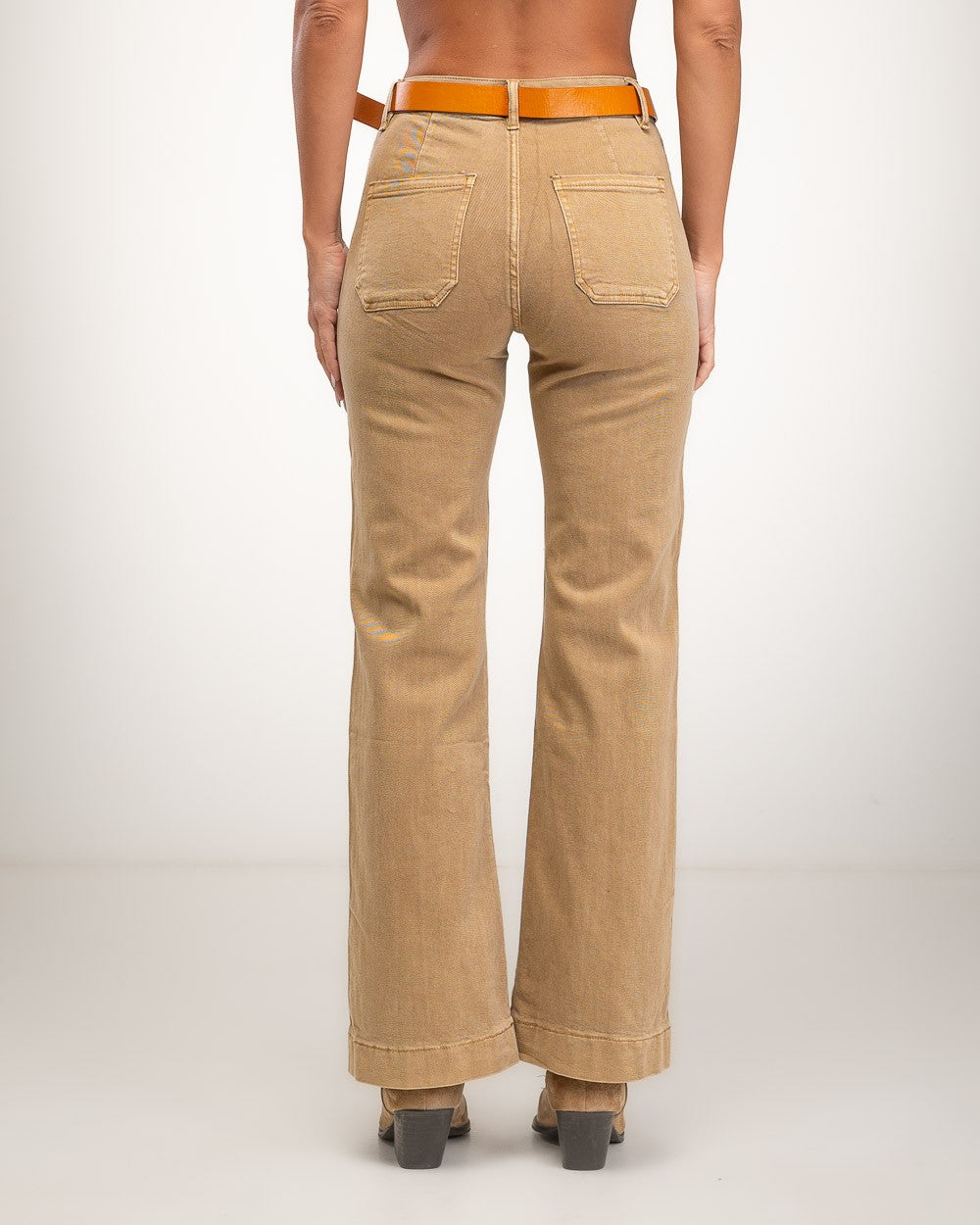 Beige Wide-Leg-Jeans mit Taschennähten – Produktansicht – Albanos 5038-14